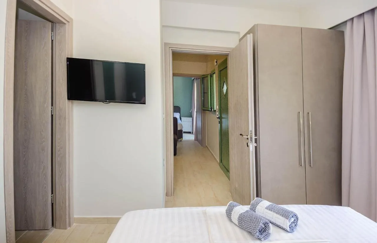 Tzogias Apartments Pan Lassi  Greece