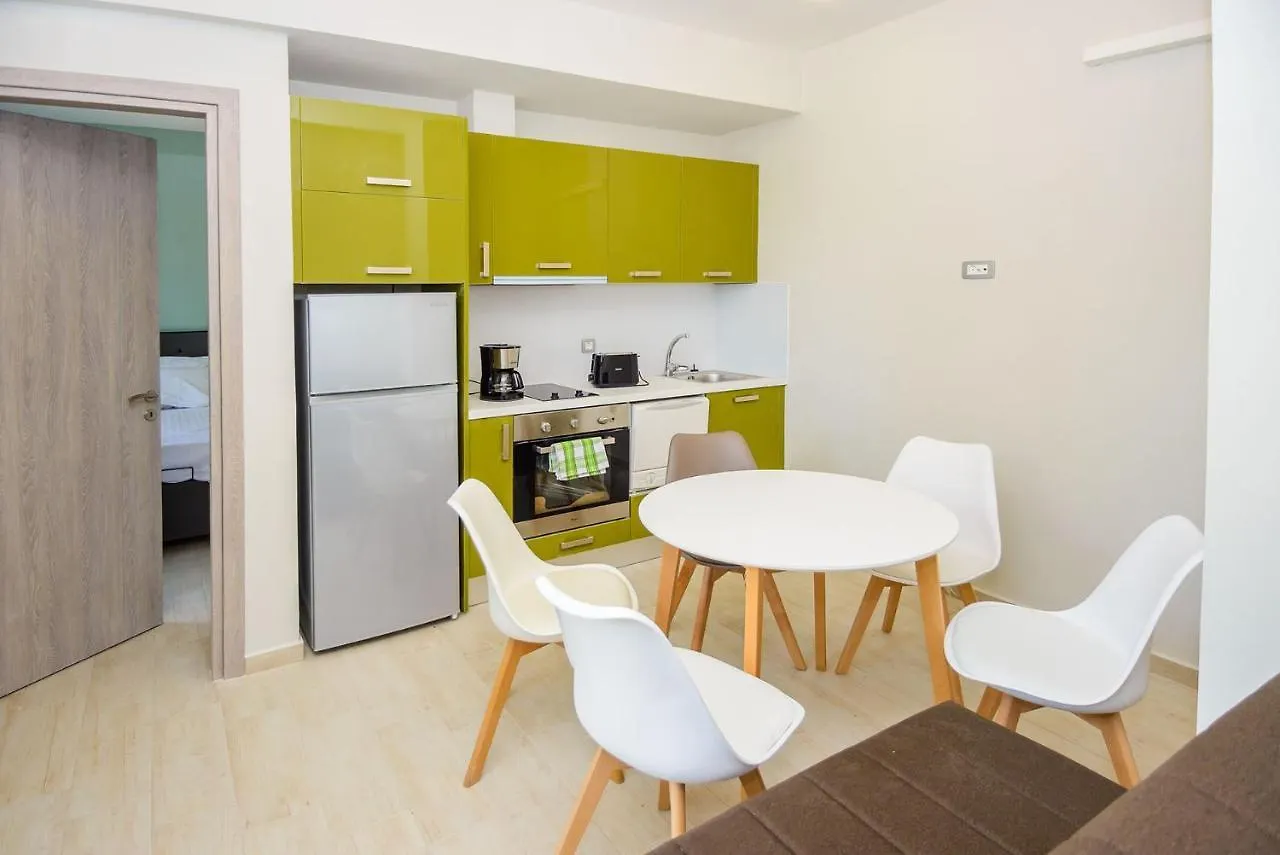 Tzogias Apartments Pan Lassi  Greece