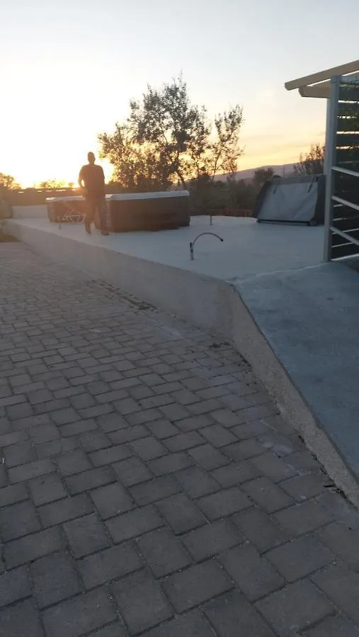 Tzogias Apartments Pan Lassi