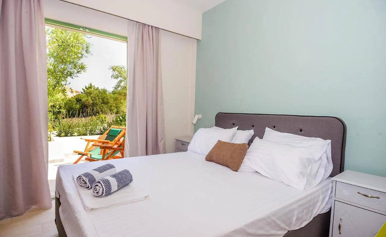 Tzogias Apartments Pan Λάσση 0*,  Ελλάδα